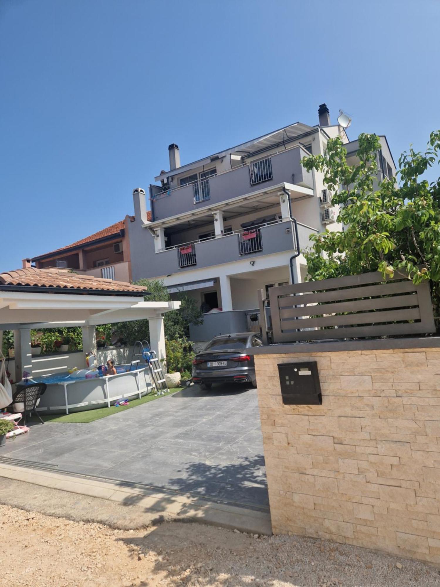 Deluxe Korina & Ramona Guest house 3*